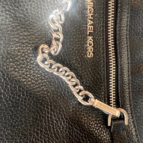 Michael Kors Jet Set Black Pebbled Leather Crossbody Bag with Silver Chain - Picture 15 of 16